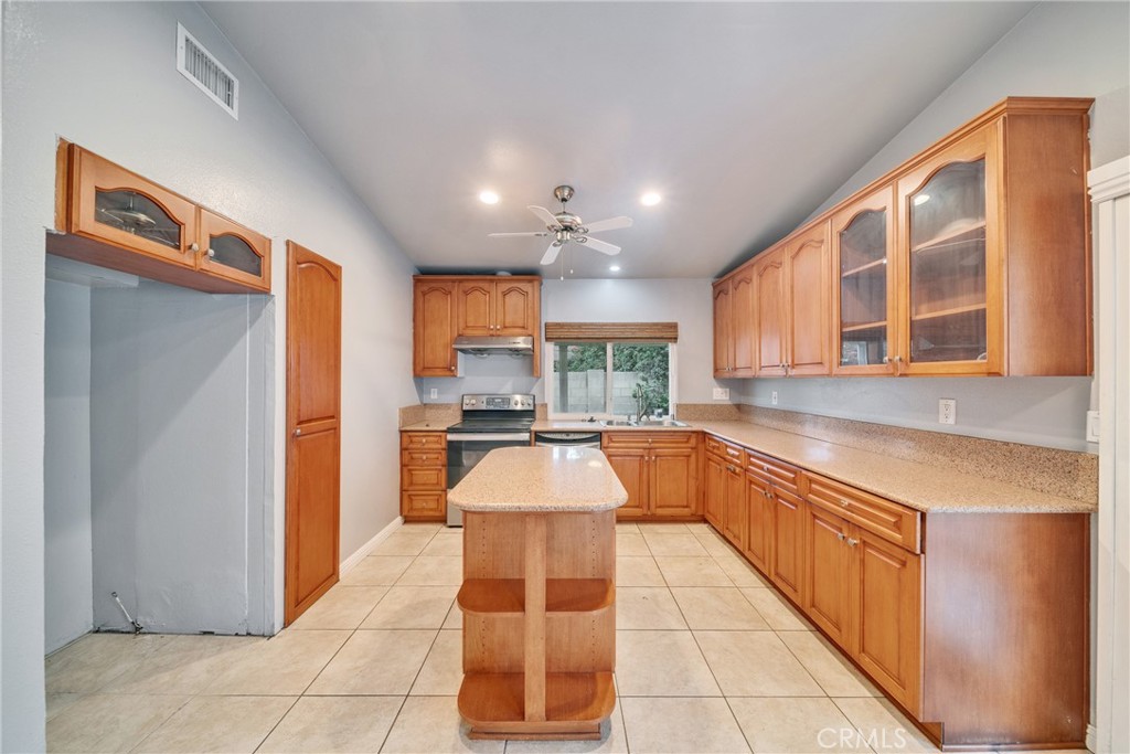 13058 Droxford Street Property Photo 7