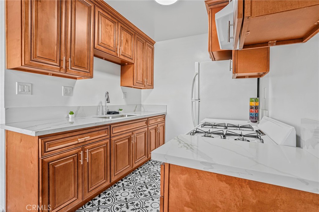 1101 E Ocean Boulevard 14 Property Photo 1