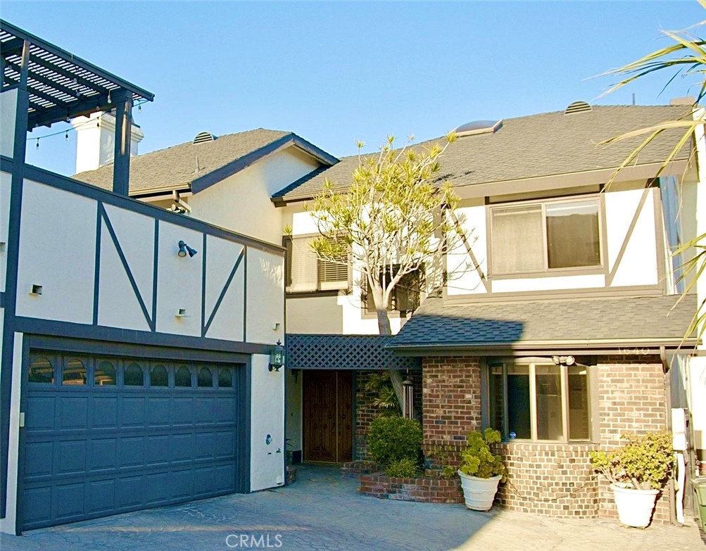 1638 Elm Avenue Property Photo