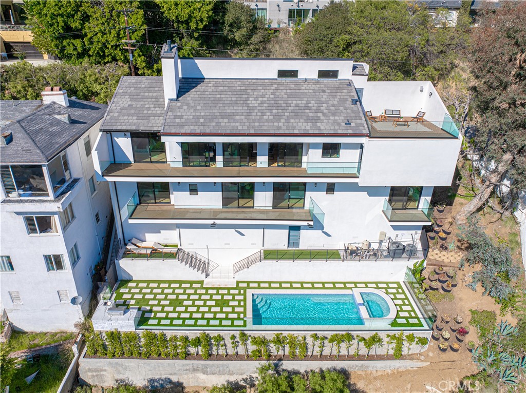 8566 Hollywood Boulevard Property Photo 1