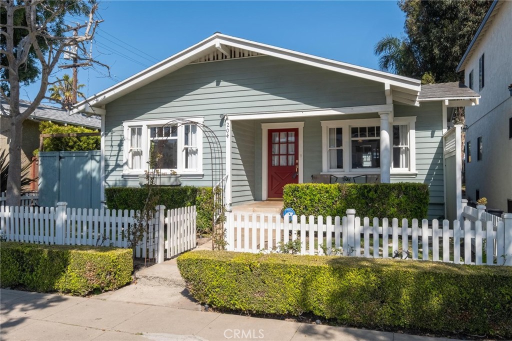 204 S Broadway Property Photo