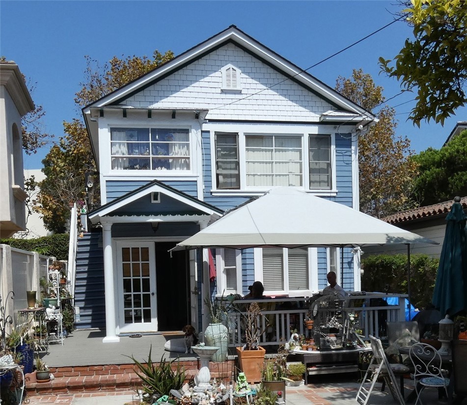218 N Broadway Property Photo