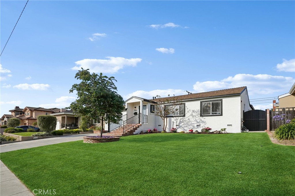 2830 May Avenue Property Photo 1