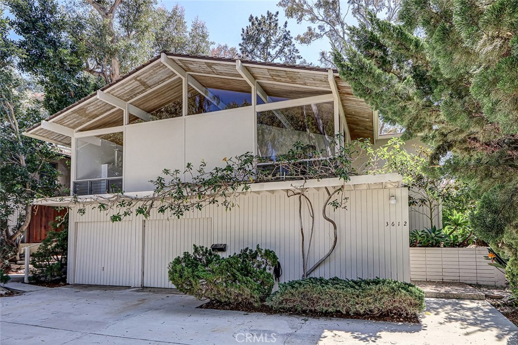 3612 Palos Verdes Drive N Property Photo