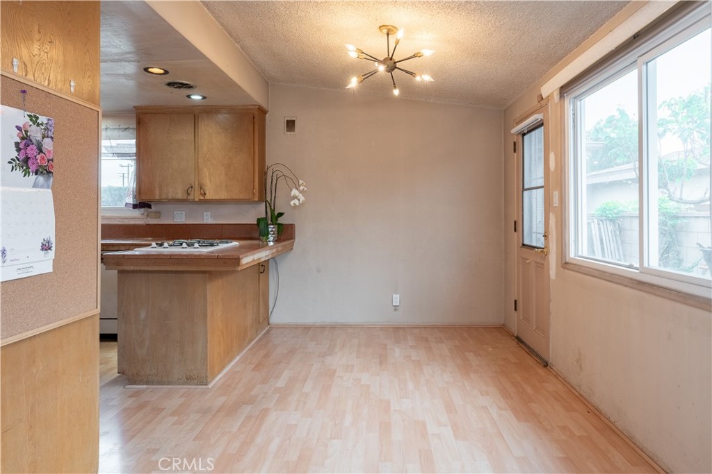 16928 S Raymond Place Property Photo 6