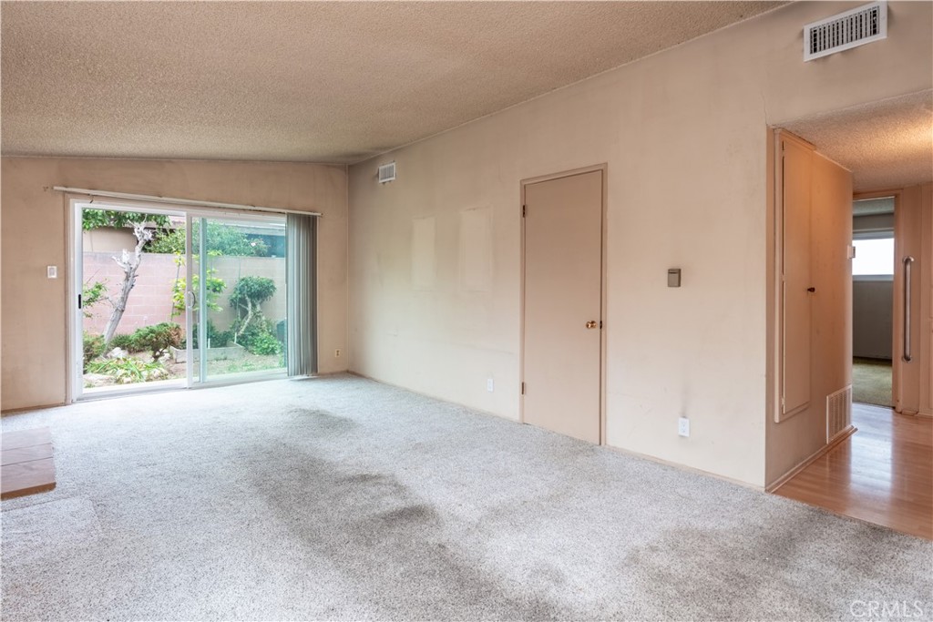 16928 S Raymond Place Property Photo 7