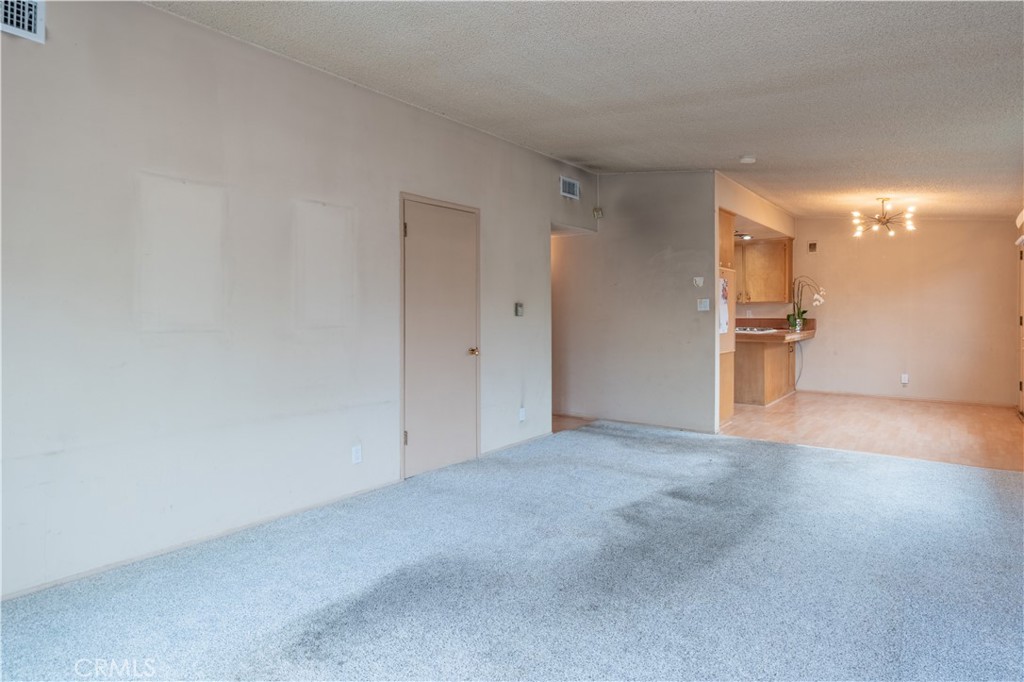 16928 S Raymond Place Property Photo 8