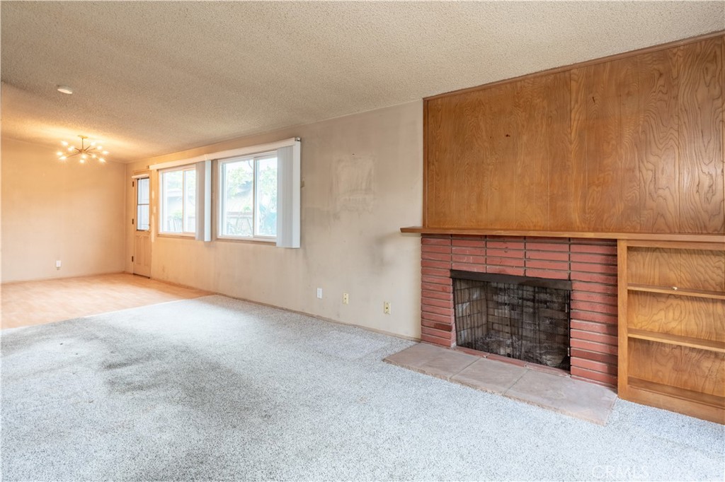 16928 S Raymond Place Property Photo 9