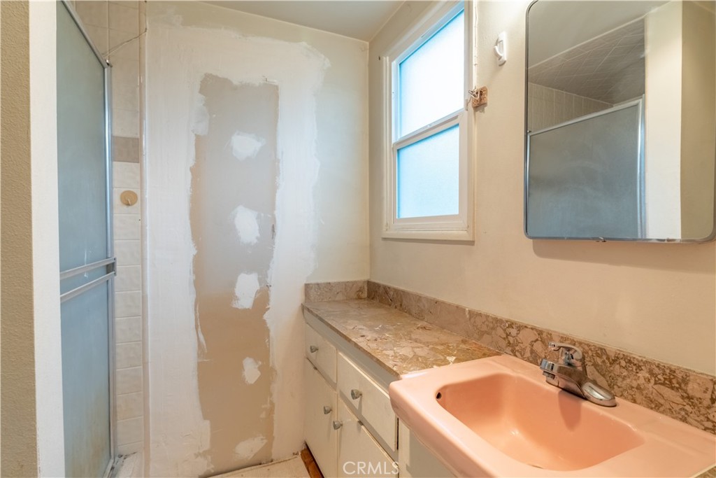 16928 S Raymond Place Property Photo 14