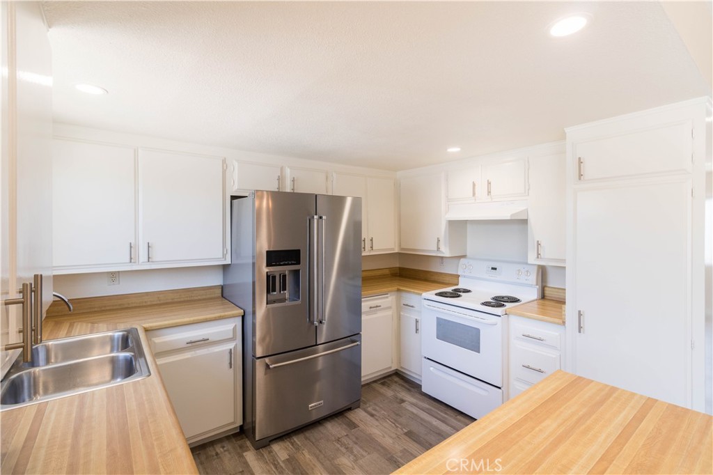 2102 Mathews Avenue D Property Photo 15