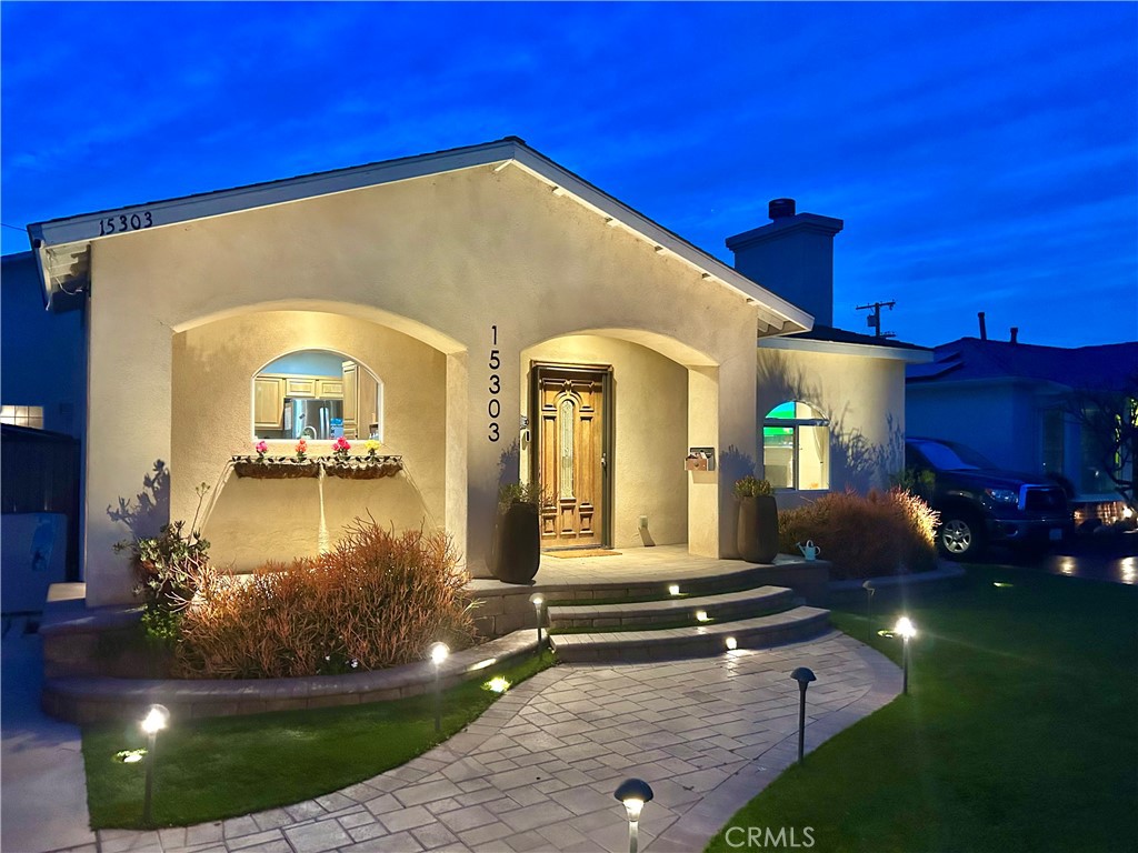 15303 Ermanita Avenue Property Photo 4