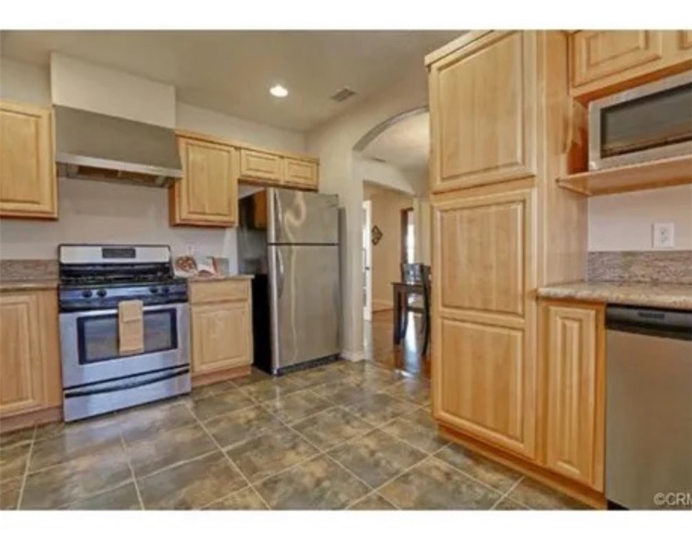 15303 Ermanita Avenue Property Photo 8