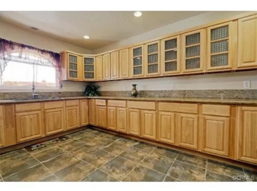 15303 Ermanita Avenue Property Photo 11