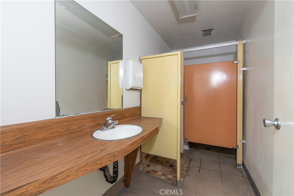 1003 E G Street Property Photo 18