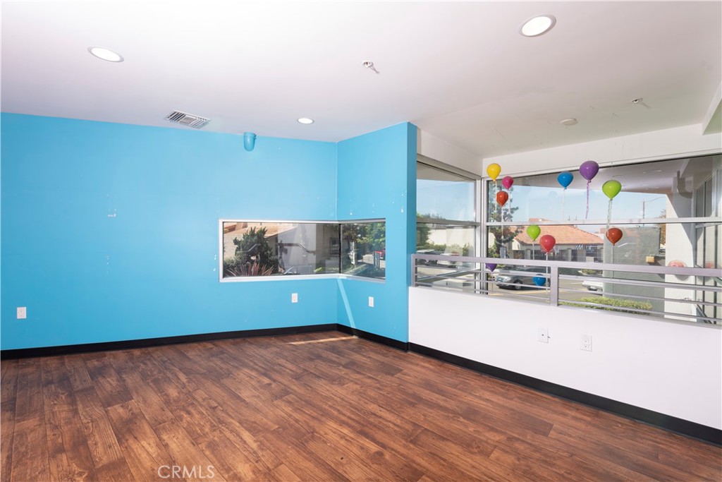 512 N Pacific Coast Highway Property Photo 10