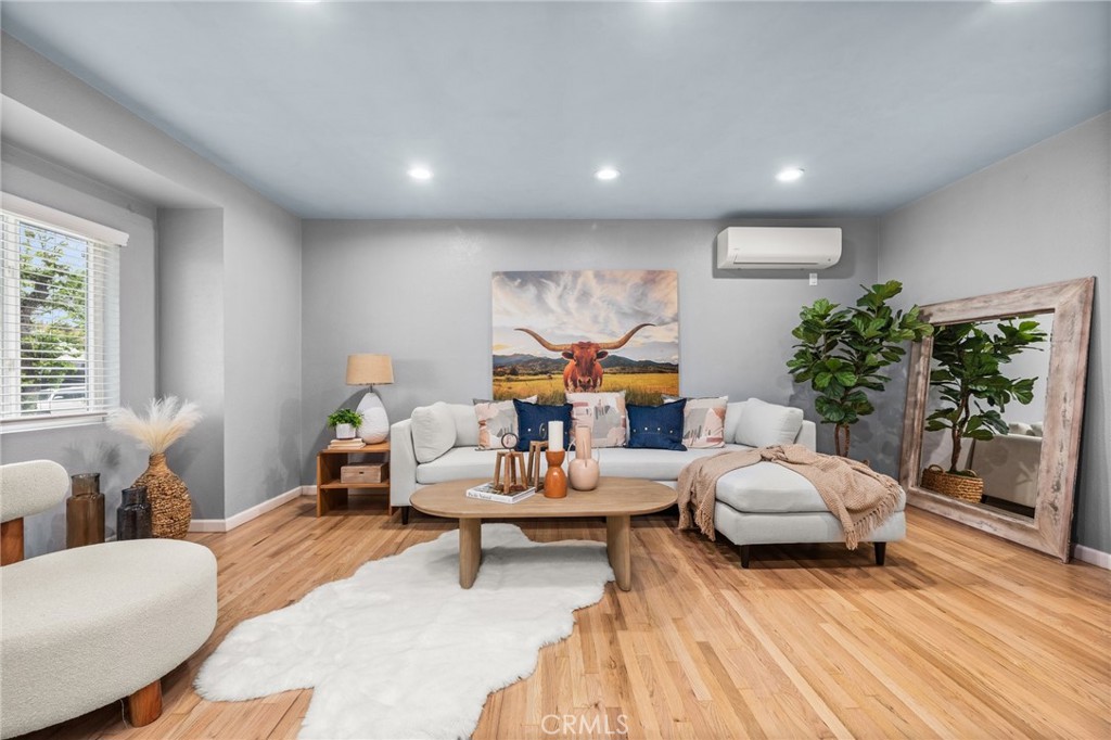 13028 S Catalina Avenue Property Photo 1