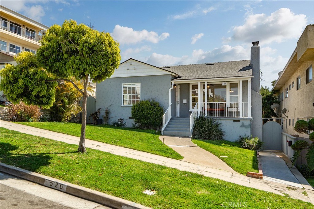 526 Avenue A Property Photo