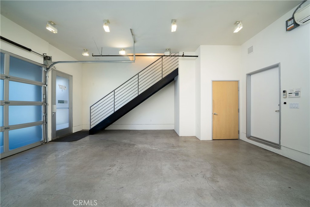 937 E Santa Ana Boulevard Property Photo 10