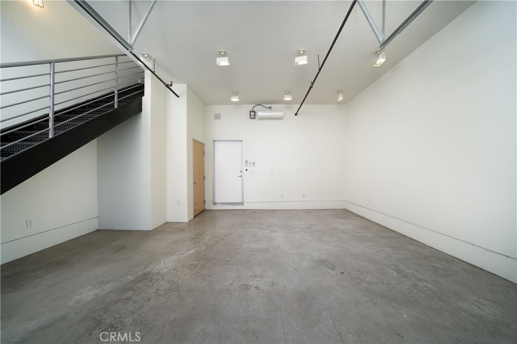937 E Santa Ana Boulevard Property Photo 11