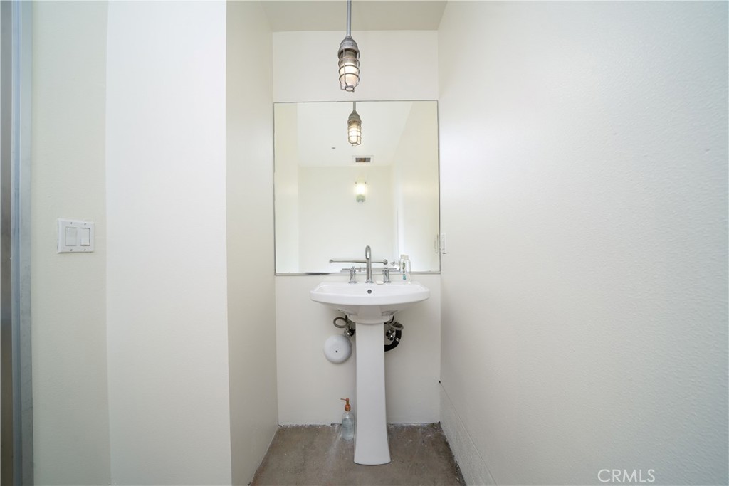 937 E Santa Ana Boulevard Property Photo 16