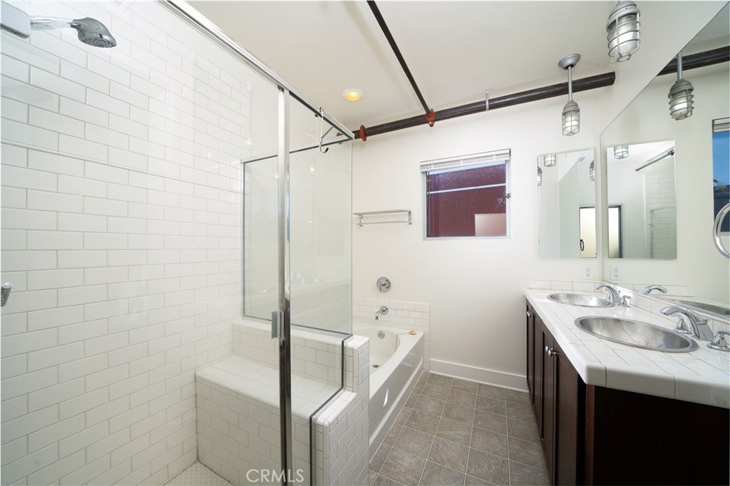 937 E Santa Ana Boulevard Property Photo 24