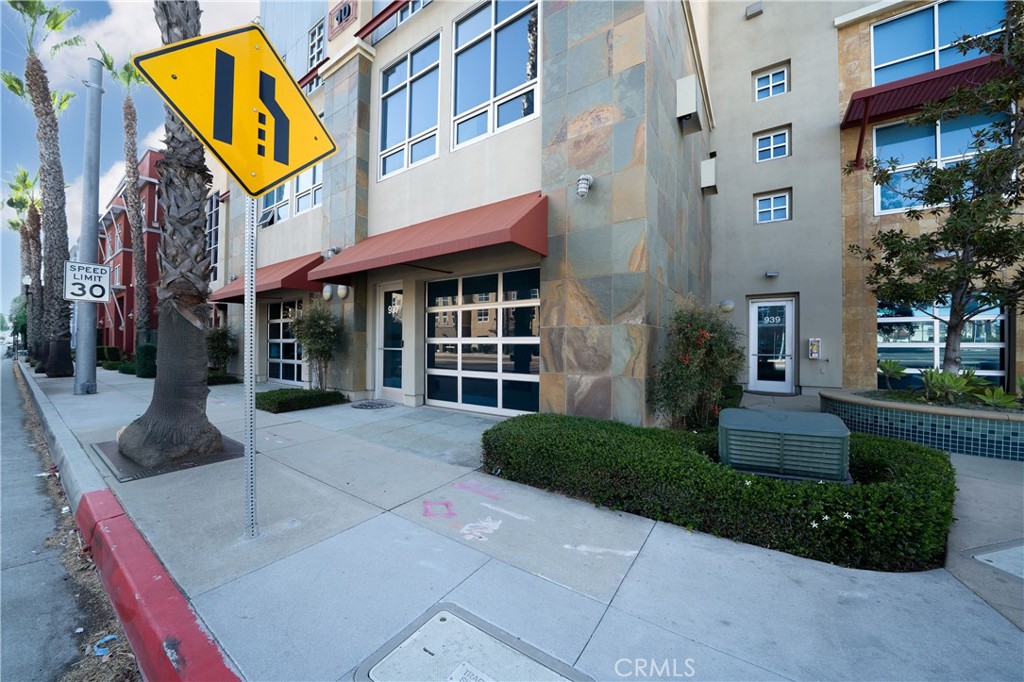 937 E Santa Ana Boulevard Property Photo 25