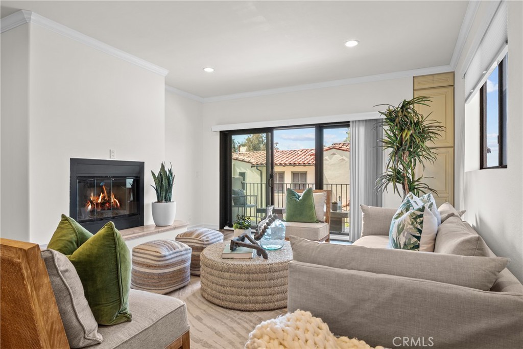 2357 Palos Verdes Drive W 3 Property Photo