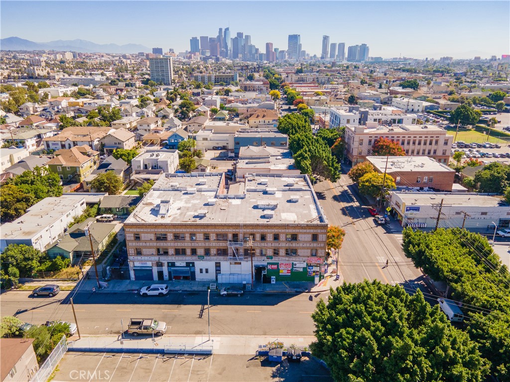 2709 W Pico Boulevard Property Photo 9