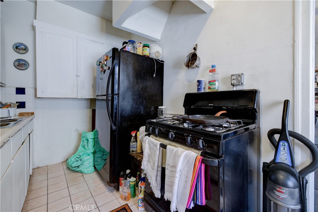 2709 W Pico Boulevard Property Photo 10