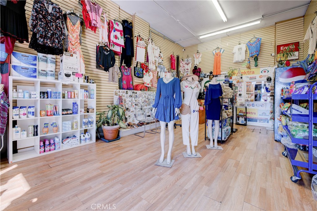 2709 W Pico Boulevard Property Photo 31
