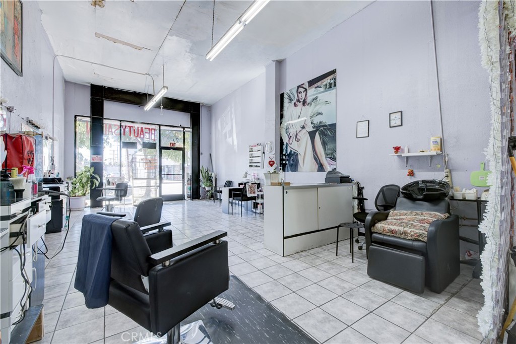 2709 W Pico Boulevard Property Photo 36