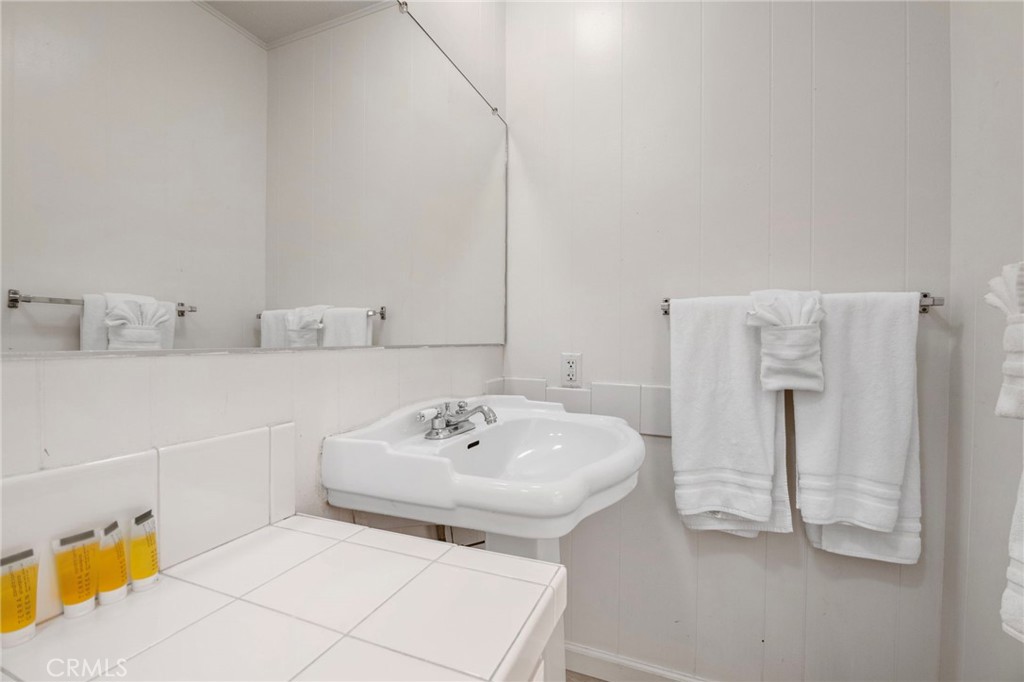 366 Curly Drive Property Photo 11