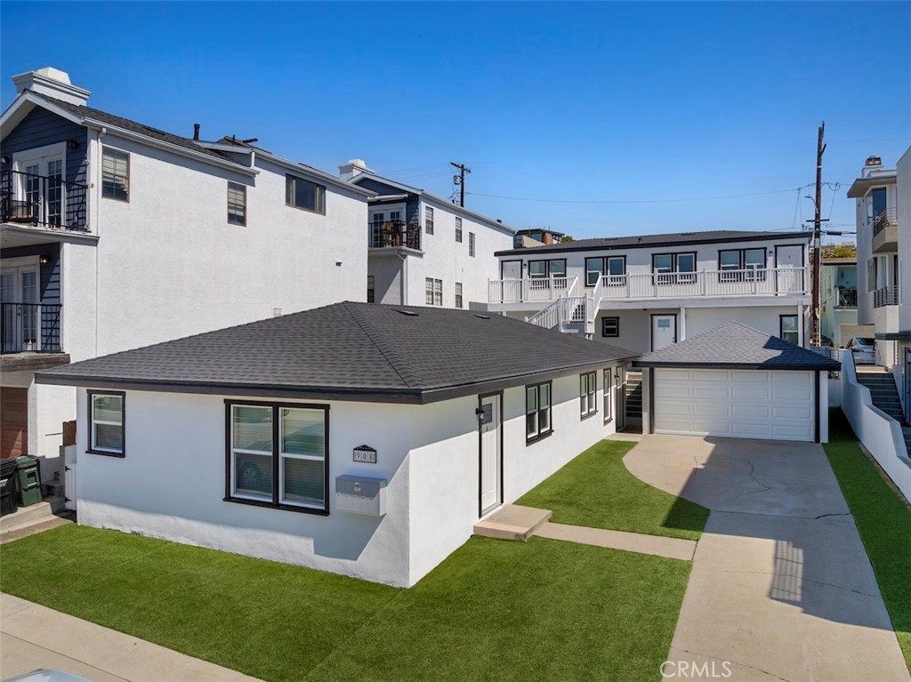 908 Manhattan Avenue Property Photo 1