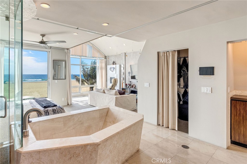 2024 The Strand Property Photo 27