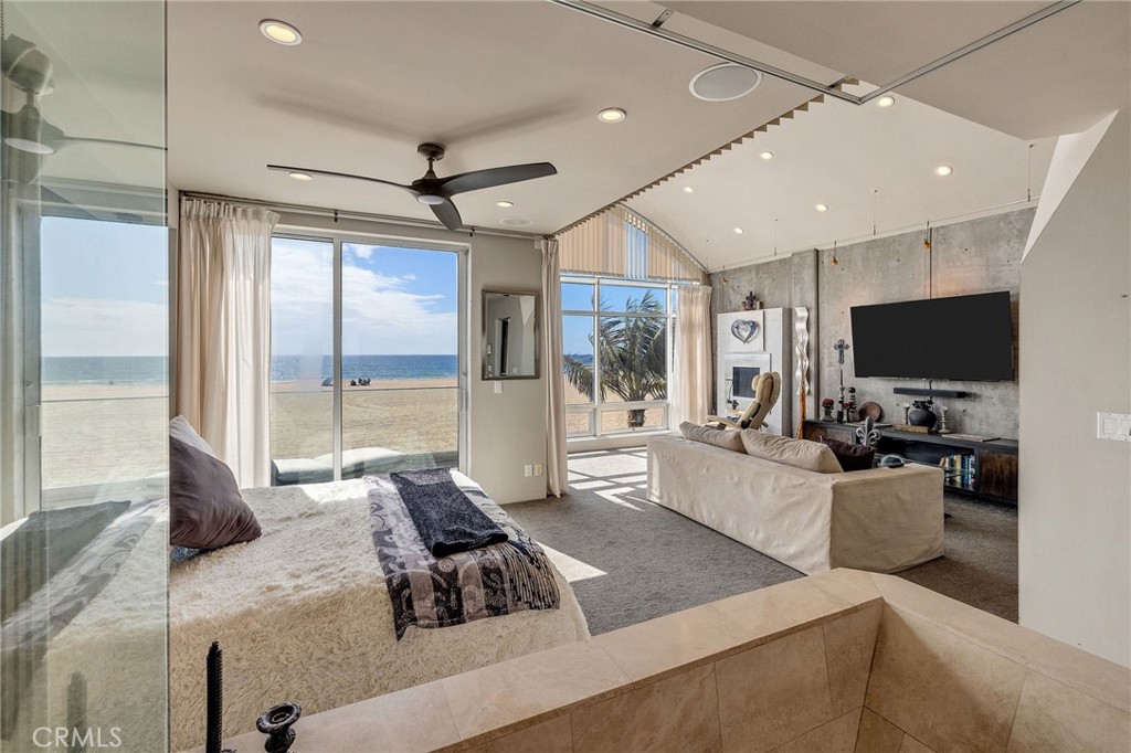 2024 The Strand Property Photo 28