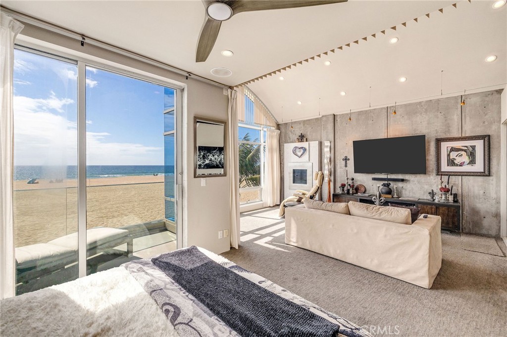 2024 The Strand Property Photo 34