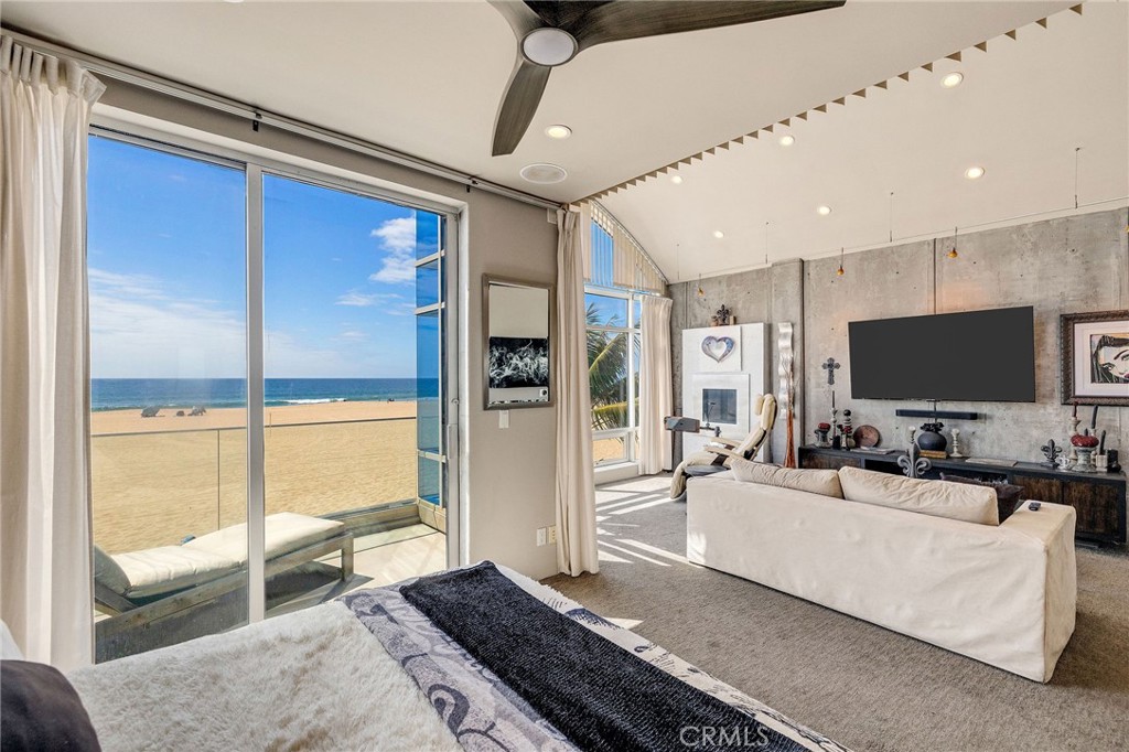 2024 The Strand Property Photo 35