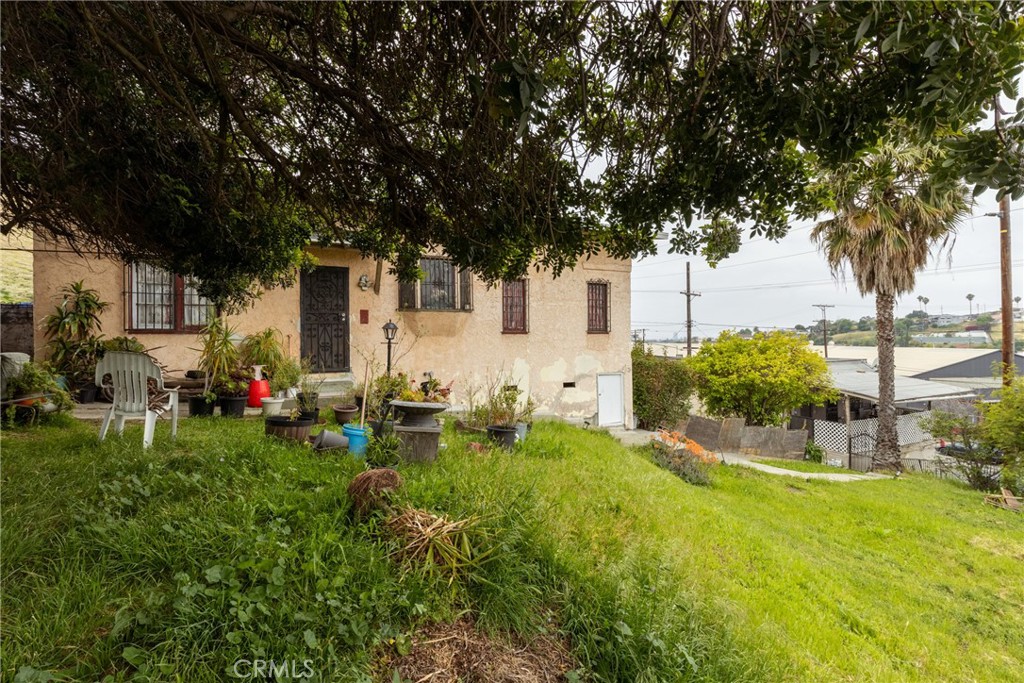 1972 N Marianna Avenue Property Photo 5