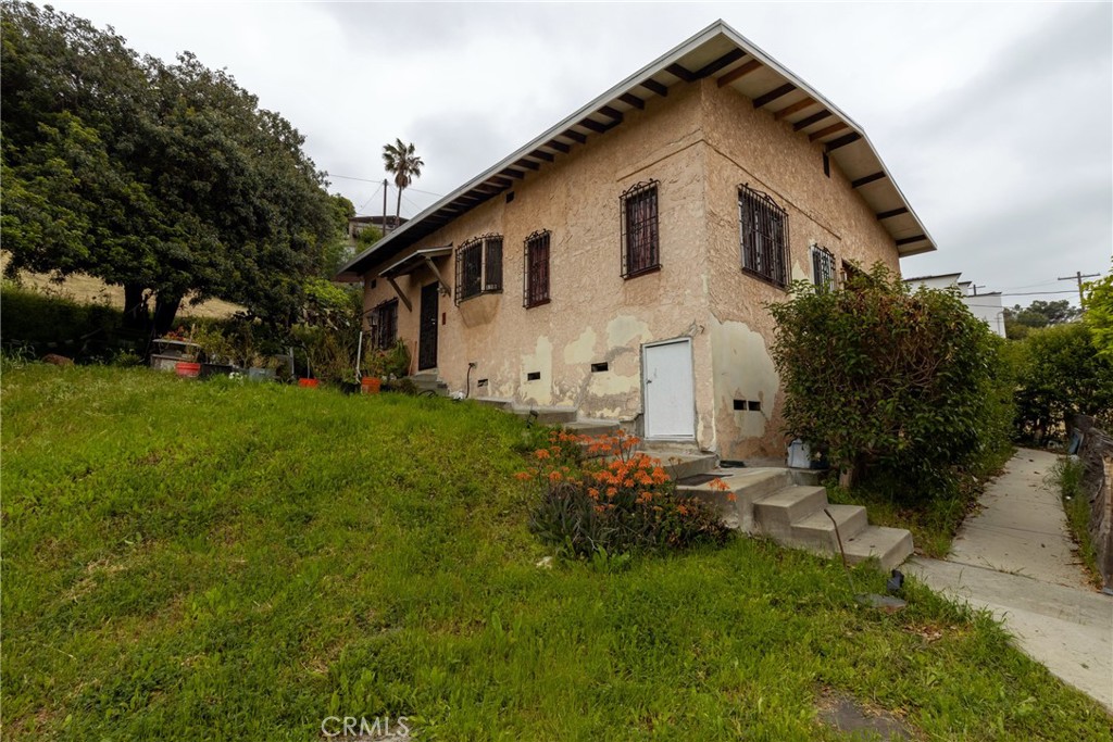 1972 N Marianna Avenue Property Photo 6
