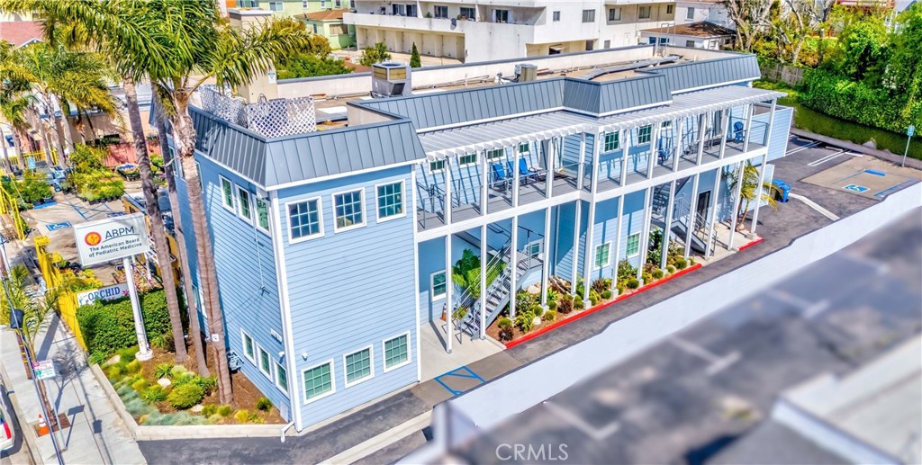 1060 Aviation Boulevard Property Photo 1