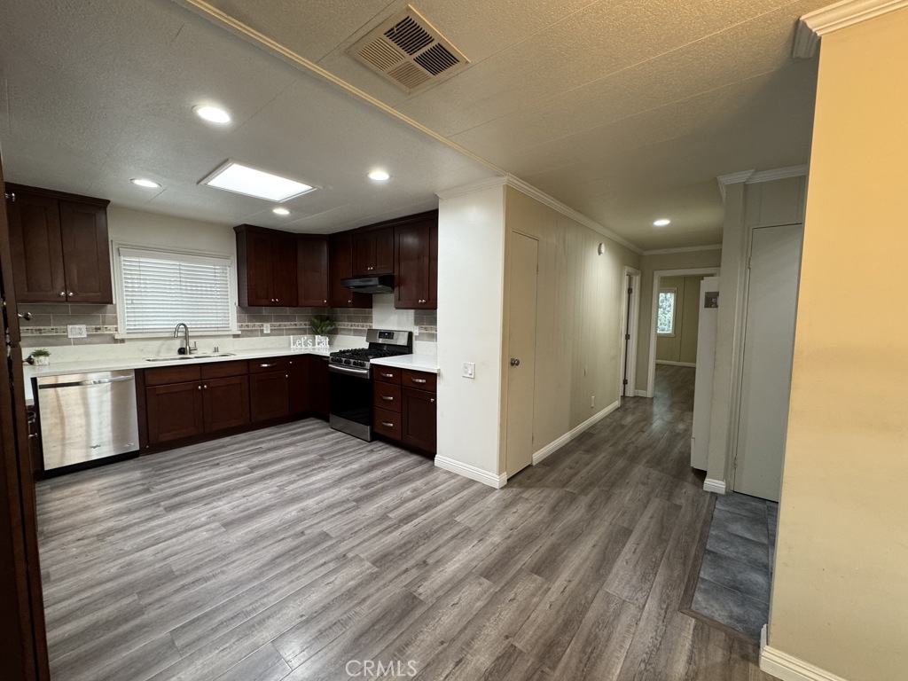 1065 W Lomita Blvd 41 Property Photo 6