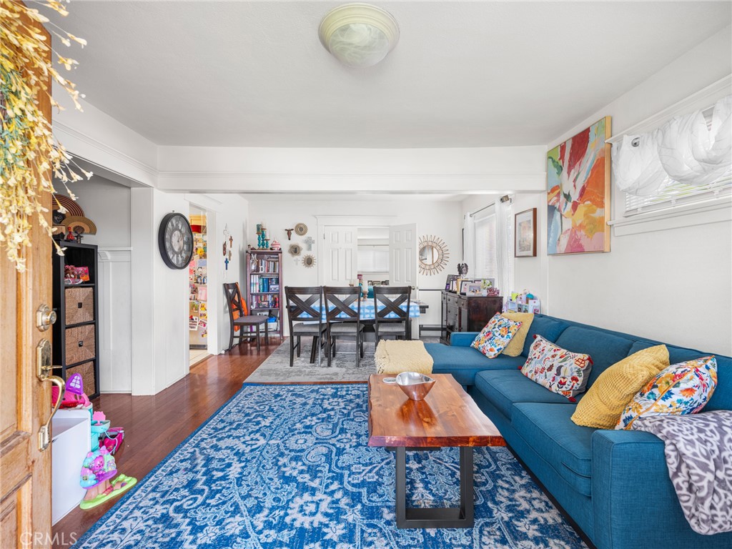 1736 Gramercy Avenue Property Photo 2