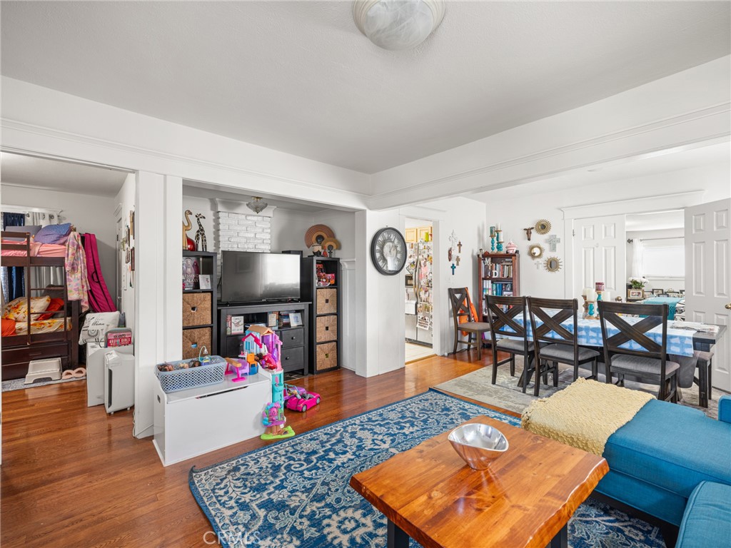 1736 Gramercy Avenue Property Photo 7