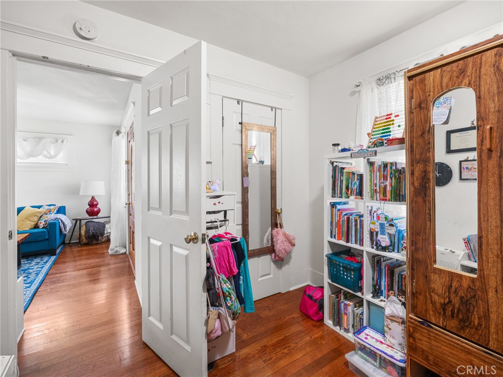 1736 Gramercy Avenue Property Photo 9