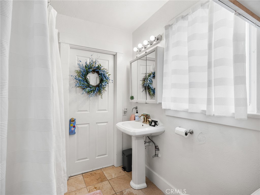 1736 Gramercy Avenue Property Photo 13