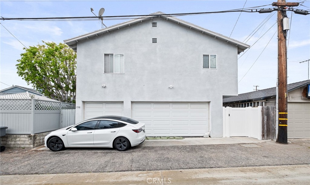 1736 Gramercy Avenue Property Photo 24