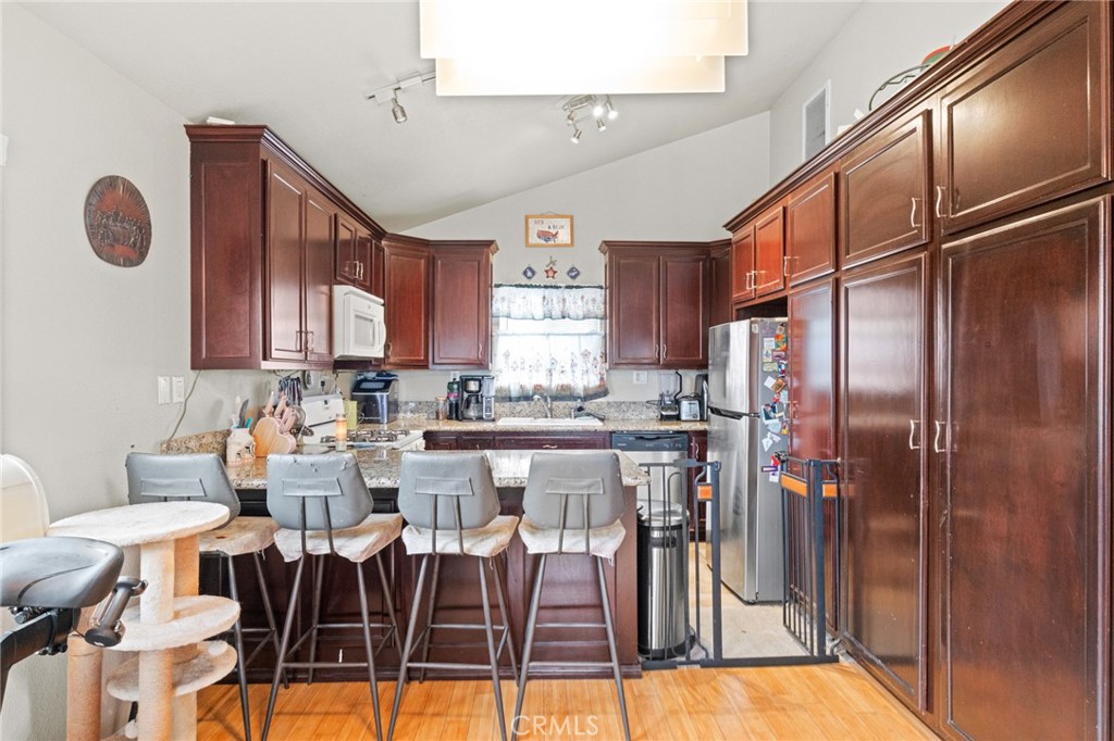 1736 Gramercy Avenue Property Photo 25