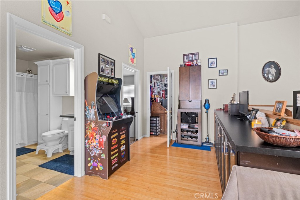 1736 Gramercy Avenue Property Photo 31
