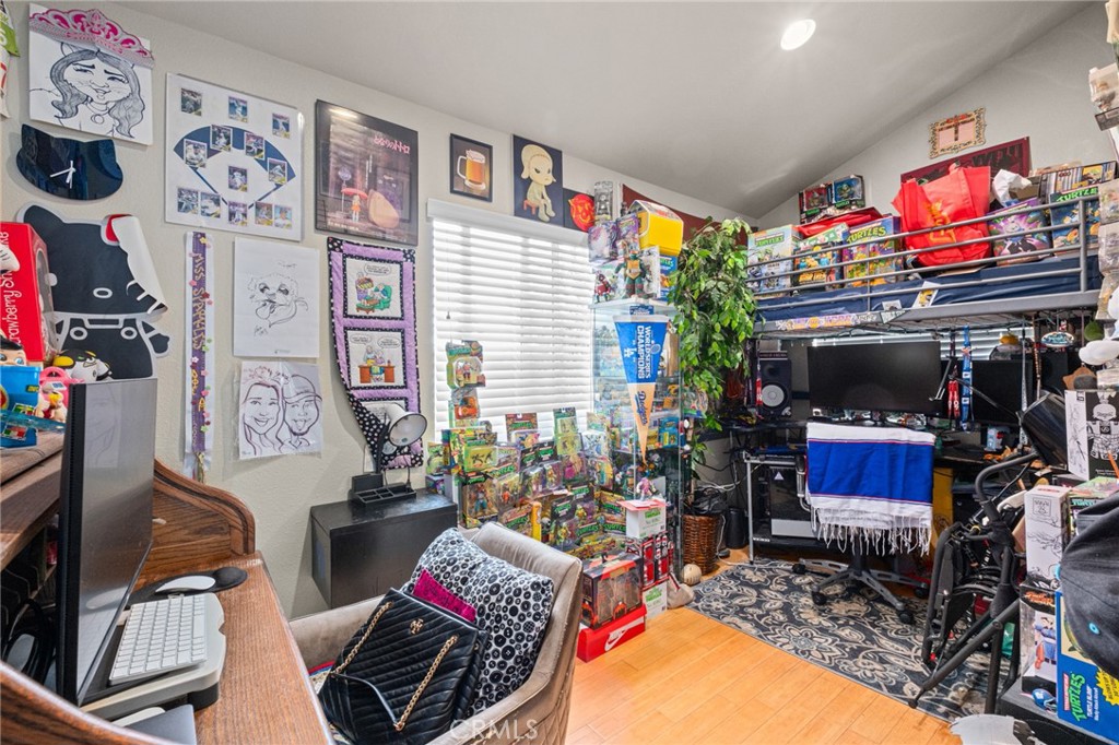 1736 Gramercy Avenue Property Photo 32