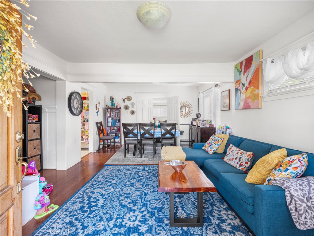 1736 Gramercy Avenue Property Photo 3